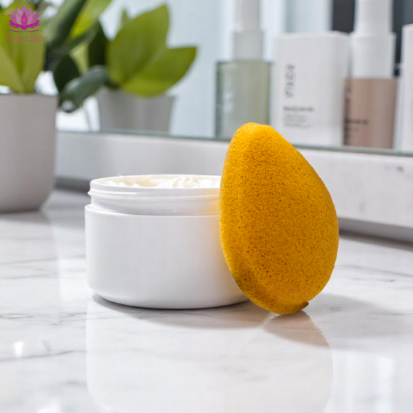 Teardrop Konjac Sponge - Turmeric - Anti-wrinkle - Image 3