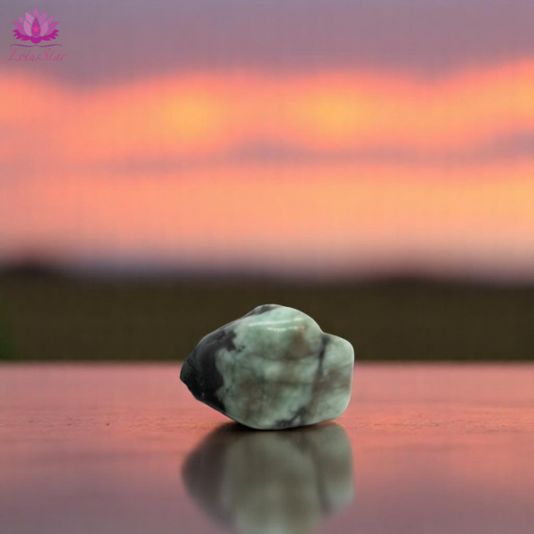 Emerald - Large - Tumblestone - Image 2