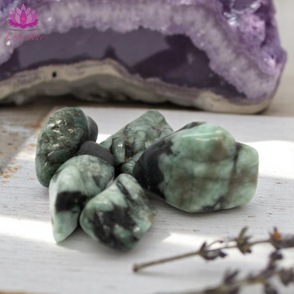 Emerald - Large - Tumblestone - Image 3