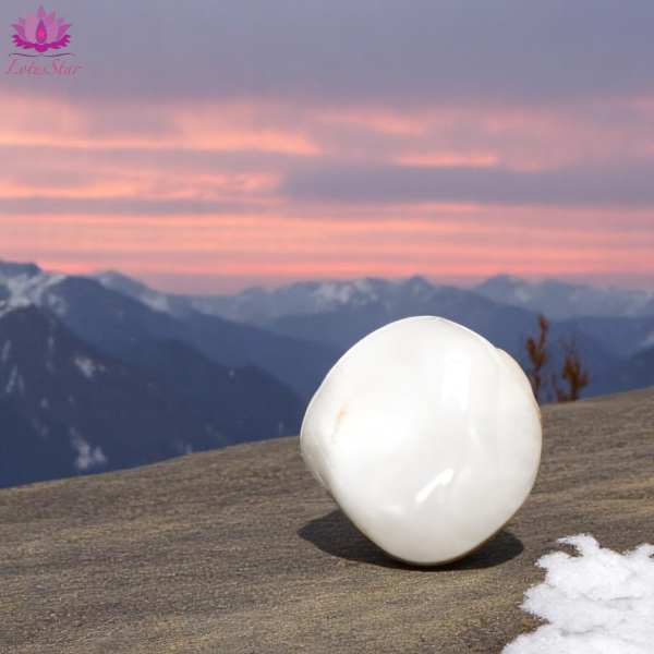 Snow Quartz - Medium - Tumblestone - Image 2