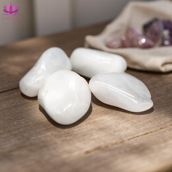 Snow Quartz - Medium - Tumblestone - Image 3
