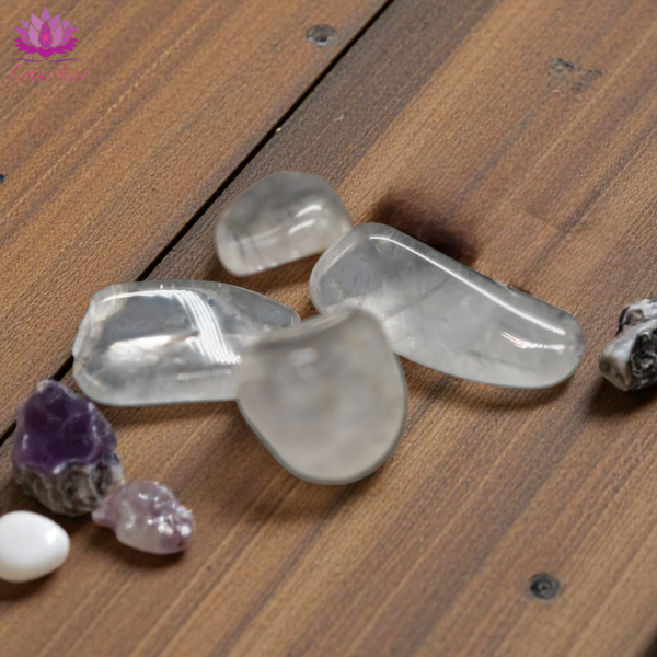Ice Quartz - Medium - Tumblestone - Image 3